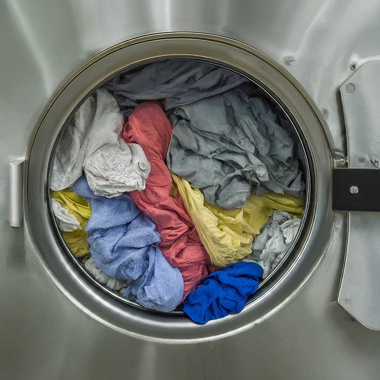 بارگیری بیش از حد سبد لباسشویی